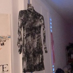 Snake print light material long sleeved over elbow with lose/tight collar dress!